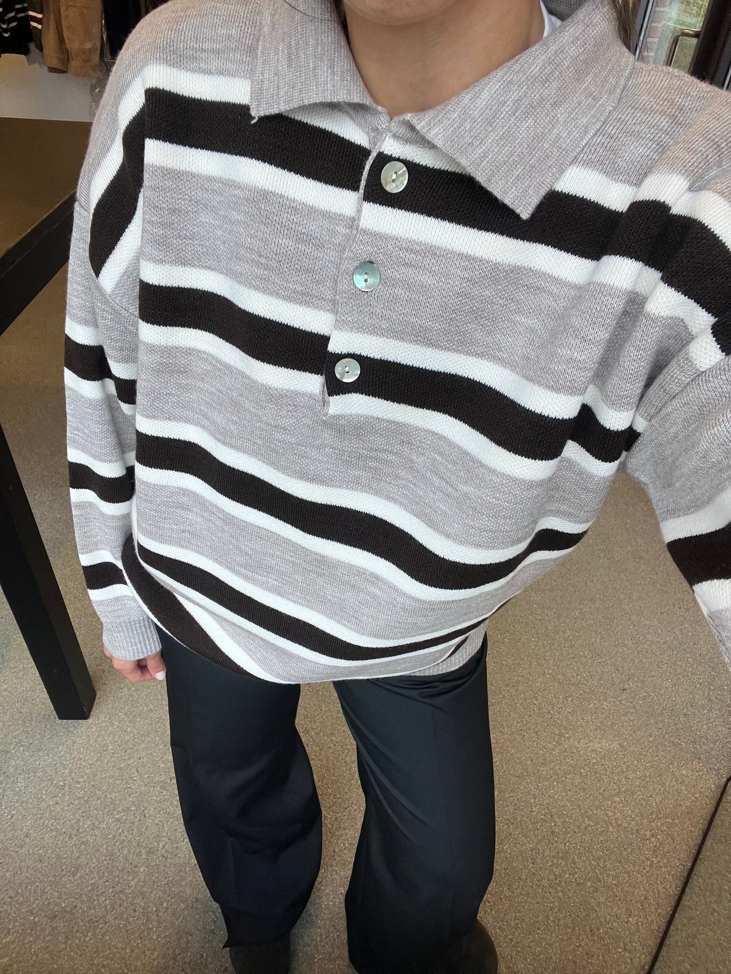 STRIPED POLO KNIT – BROWN GREY