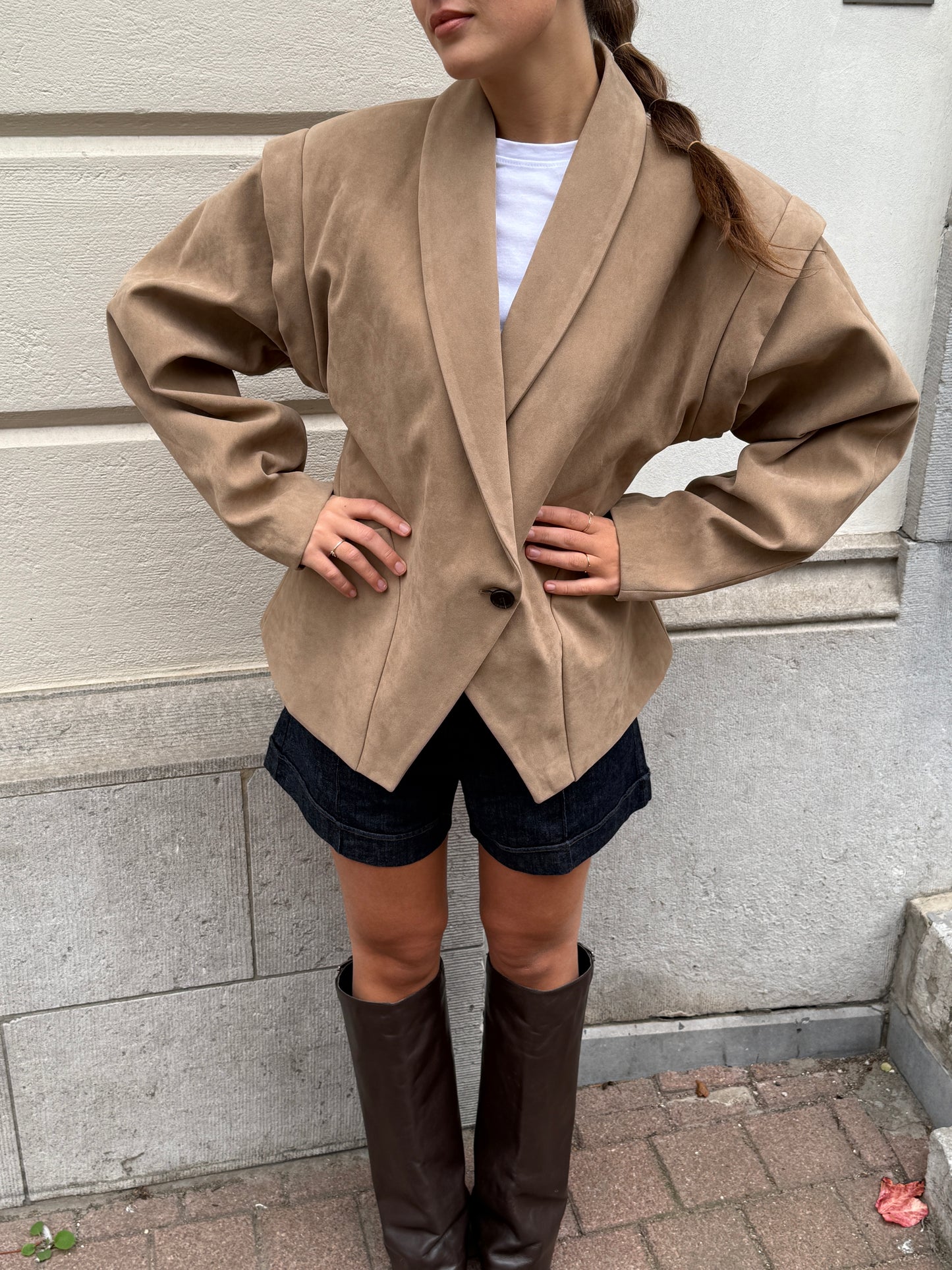 SUEDE SCULPTED BLAZER BEIGE