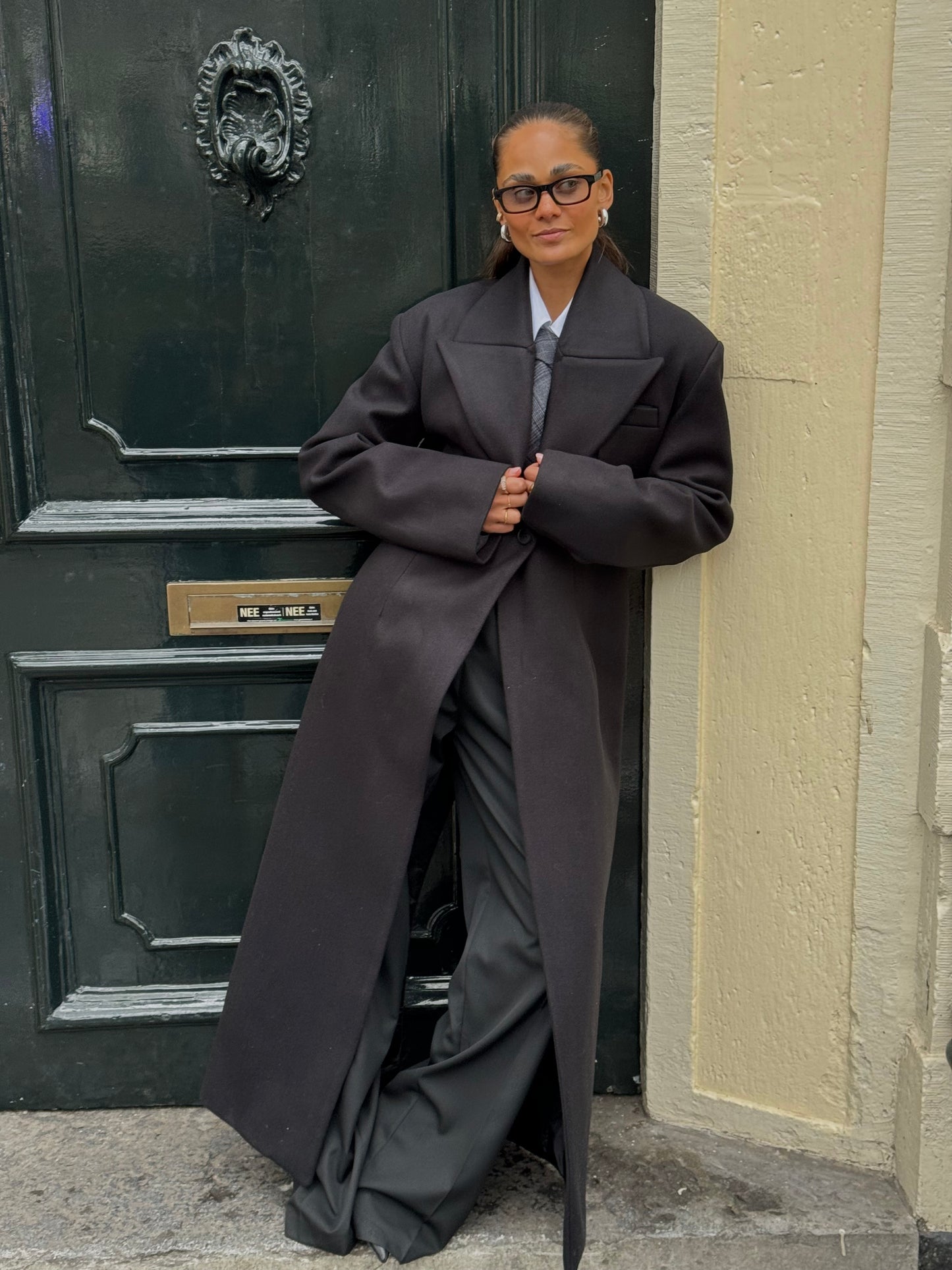 THE TAILORED WOOL COAT – Black Noir