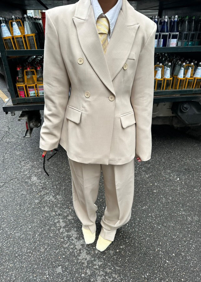 THE SANDSTONE SUIT