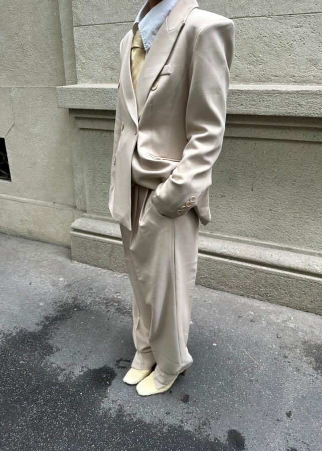 THE SANDSTONE SUIT