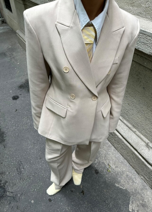 THE SANDSTONE SUIT
