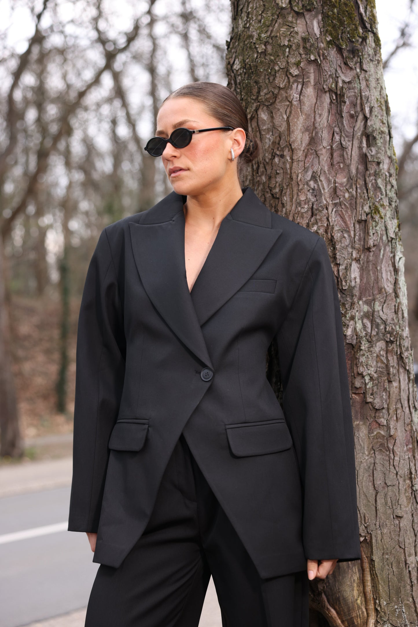 BLACK PEPLUM WAIST BLAZER