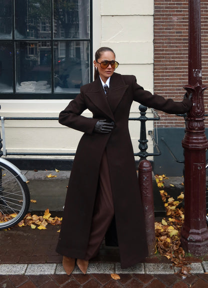 THE TAILORED WOOL COAT – Deep Cocoa