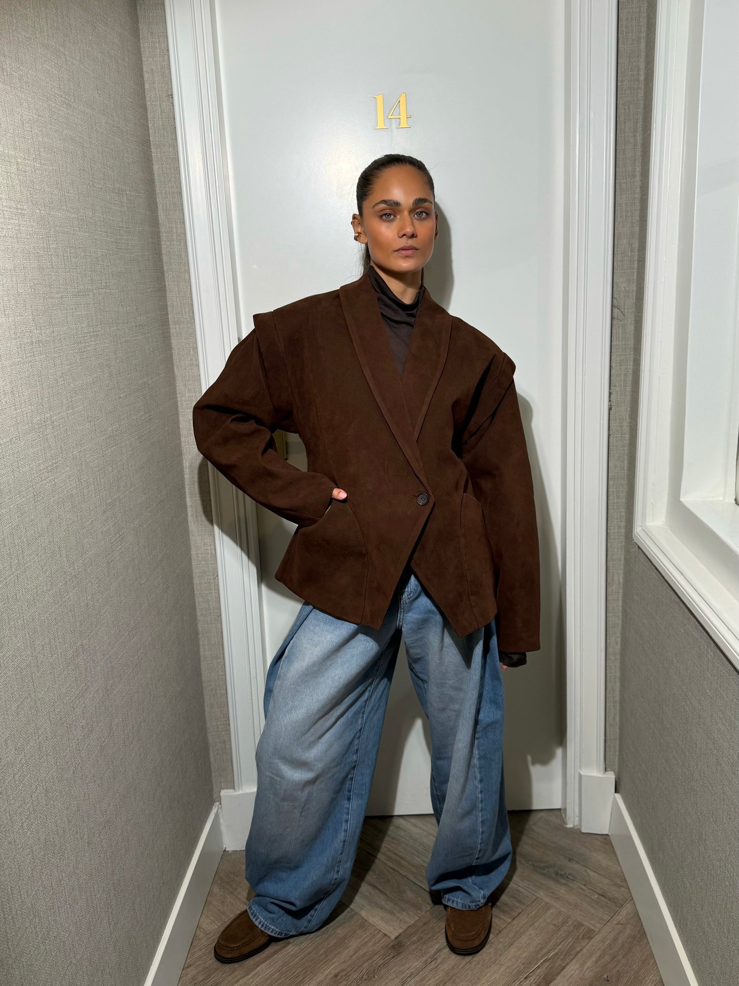 SCULPTED SUEDE BLAZER CHOCO