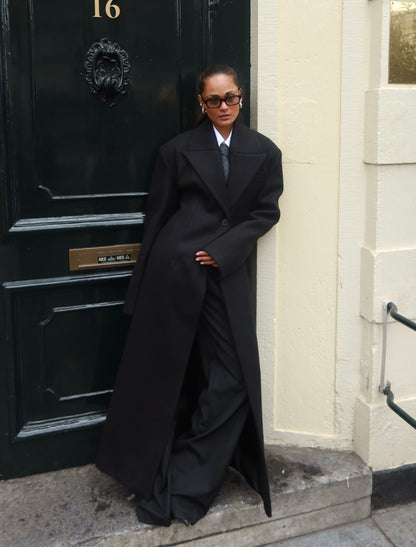 THE TAILORED WOOL COAT – Black Noir