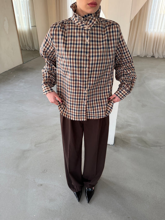 THE HIGH COLLAR SHIRT – Brown & Navy