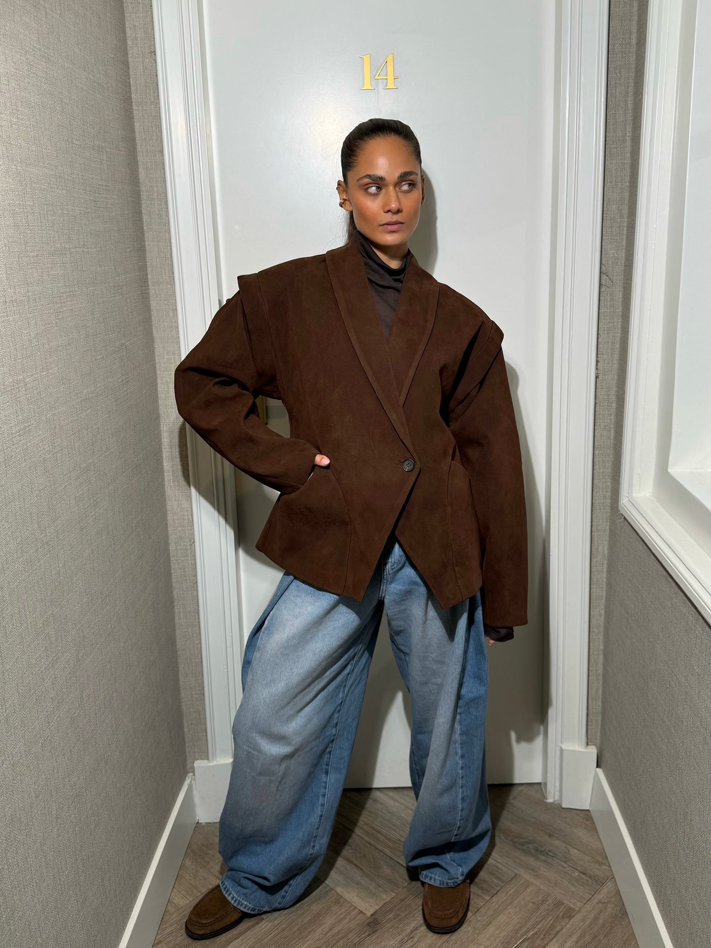 SCULPTED SUEDE BLAZER CHOCO