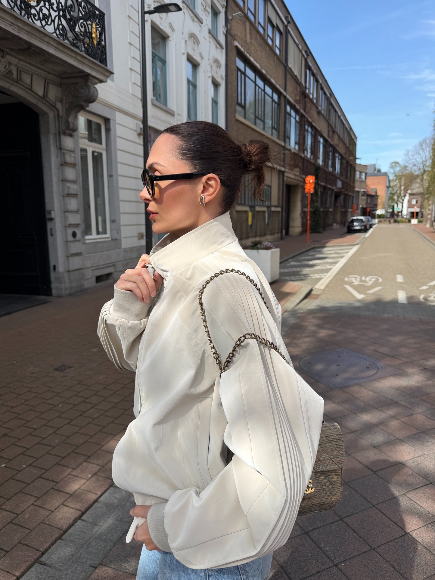 ZIP-UP LEATHER BOMBER JACKET